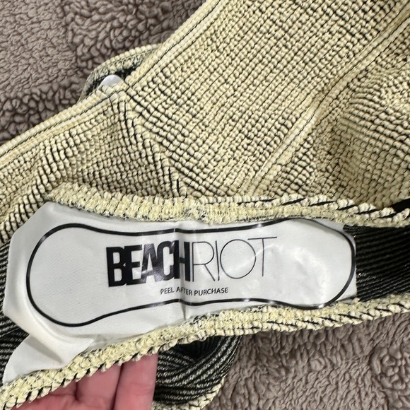 Brand new beach riot swimsuit - Picture 8 of 8